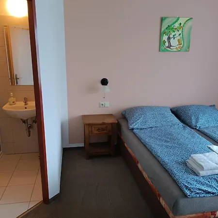 Guest house Hluboka *