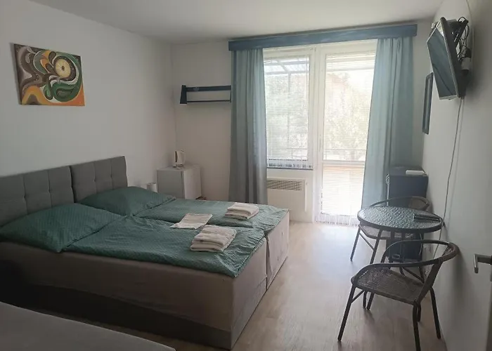Hluboka 3*